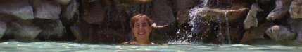 Sabrina im Pool.