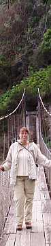 Sabrina auf einer H&auml;ngebr&uuml;cke im Tsitsikamma Park